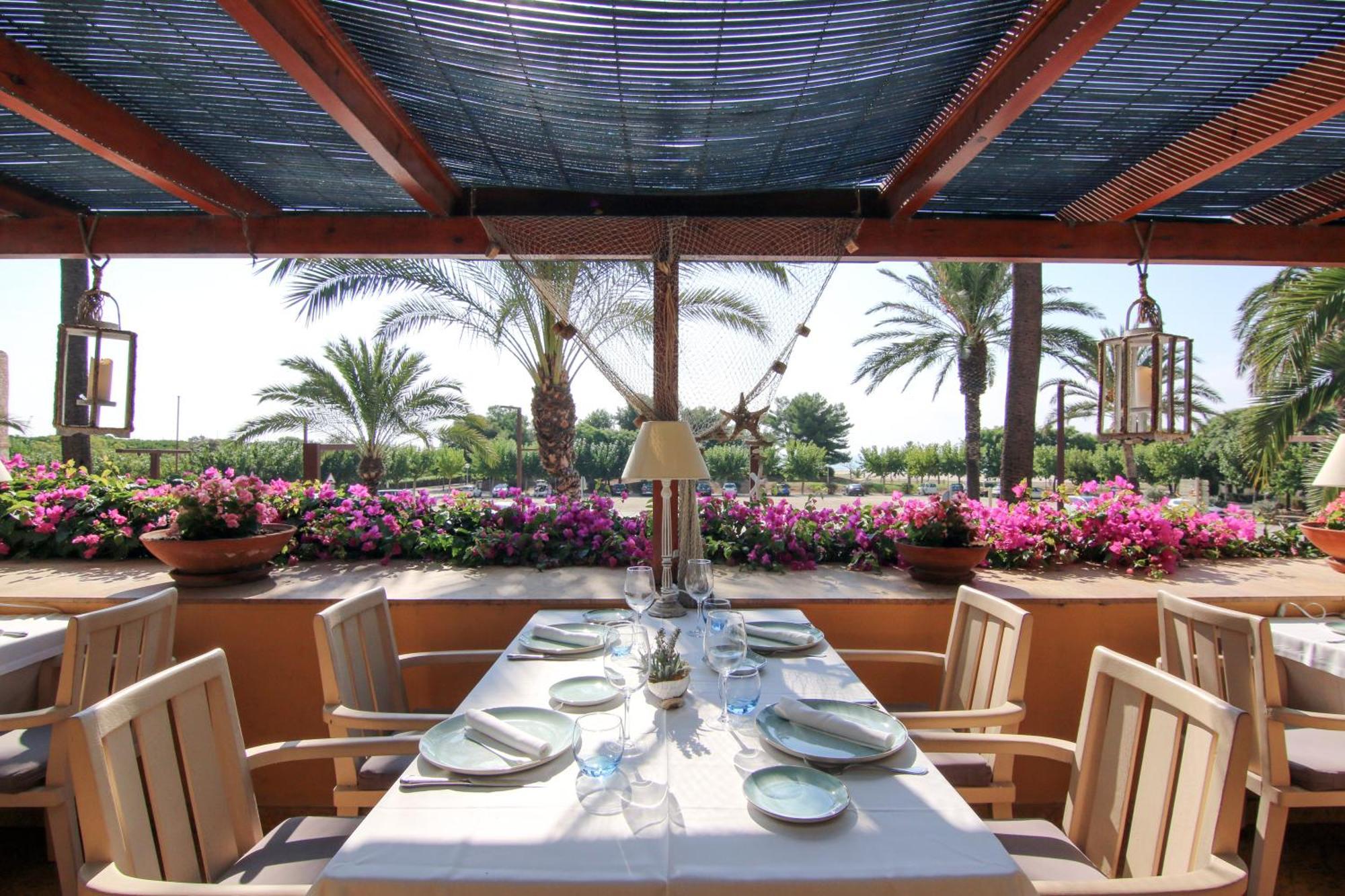 Hotel Restaurant Ceferino Vilanova i la Geltrú Dış mekan fotoğraf
