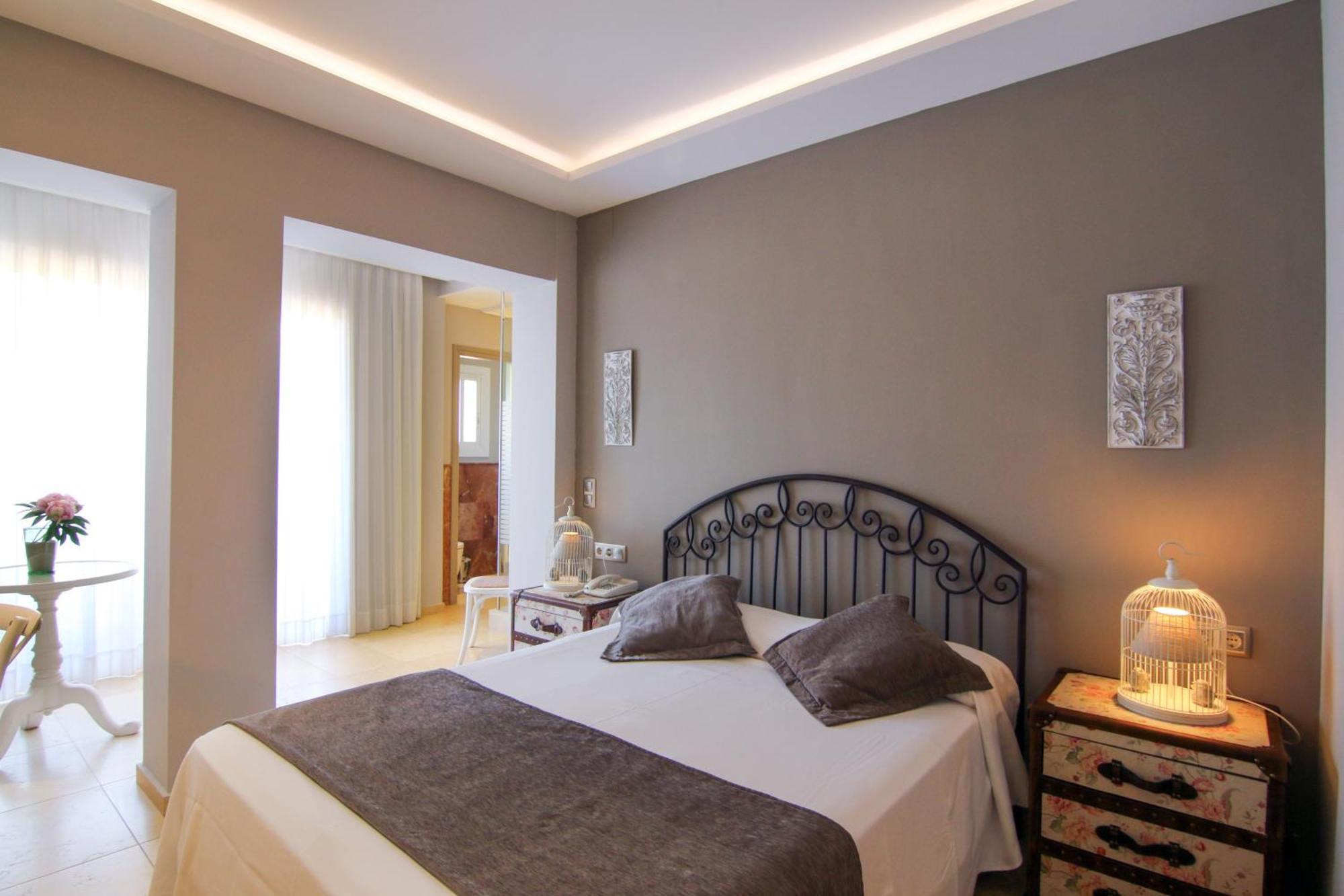 Hotel Restaurant Ceferino Vilanova i la Geltrú Dış mekan fotoğraf