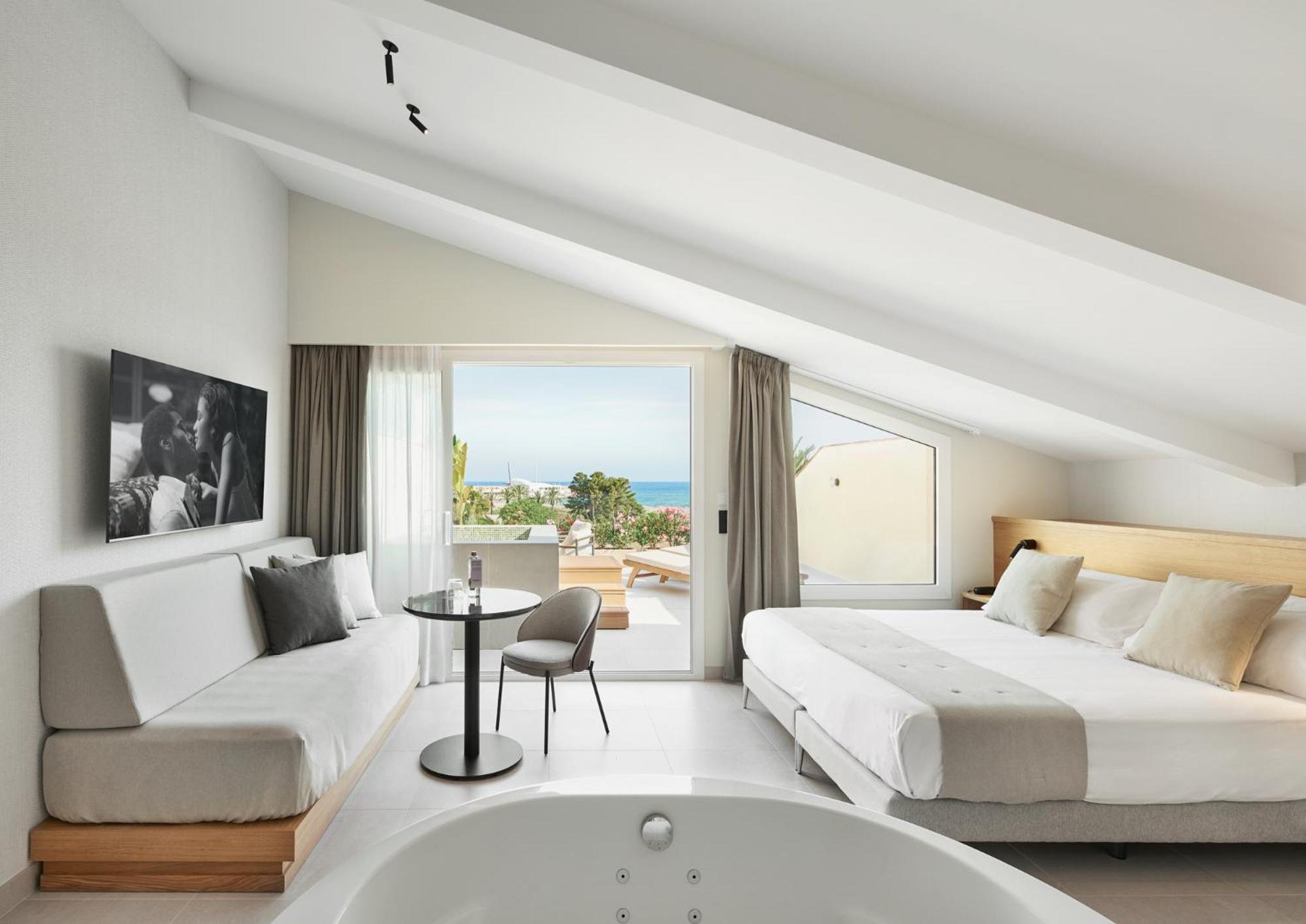 Hotel Restaurant Ceferino Vilanova i la Geltrú Dış mekan fotoğraf